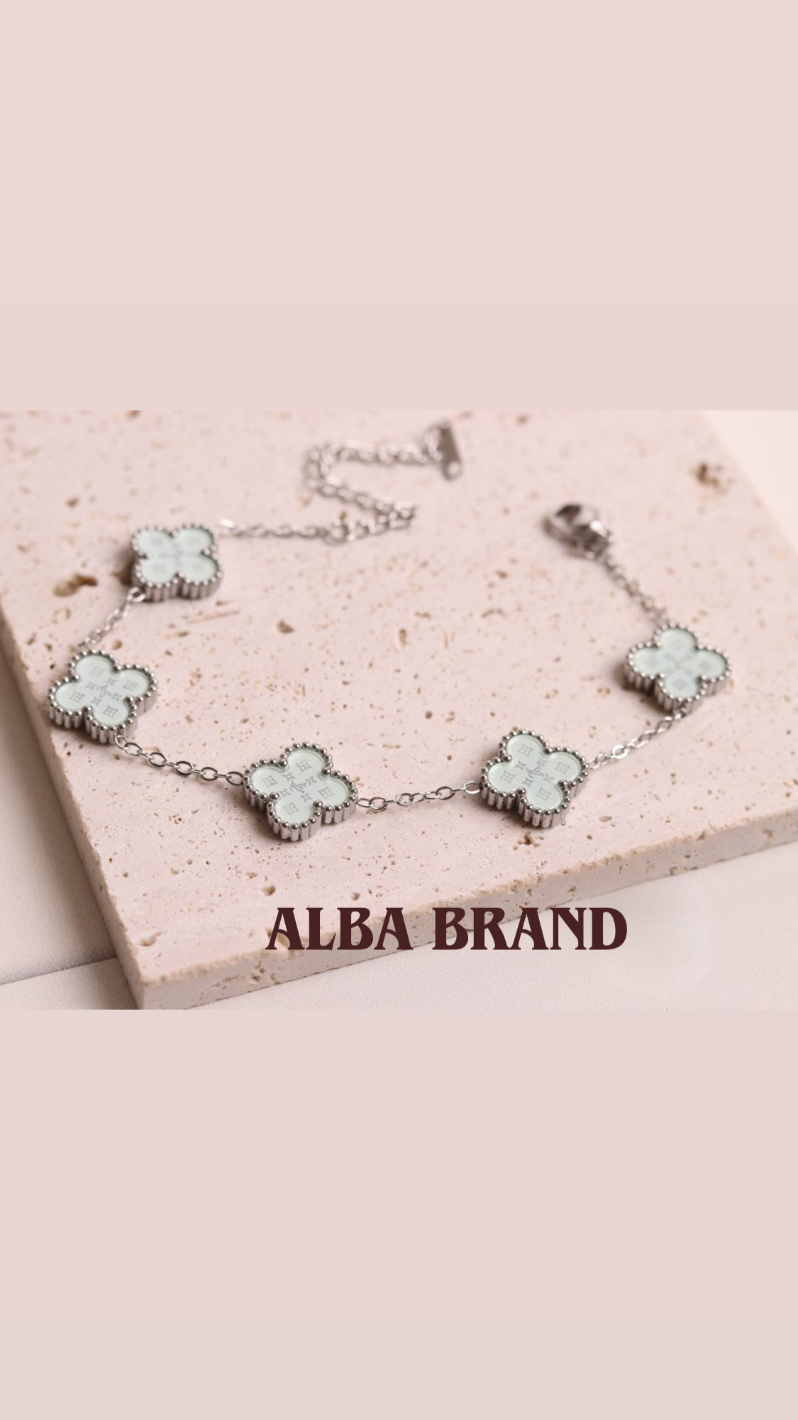 اسوارة فان كليف امازونايت