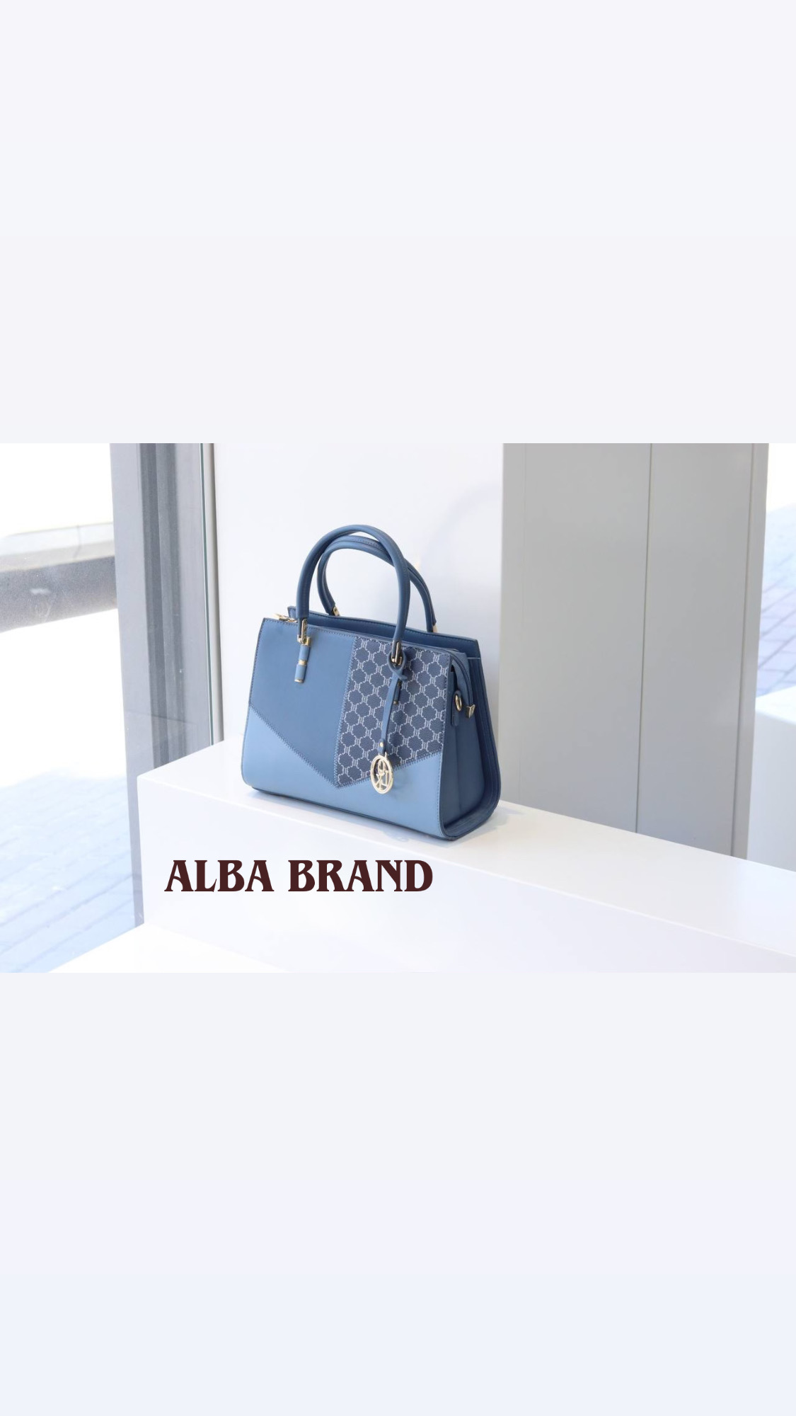 حقيبة جلد مميزة