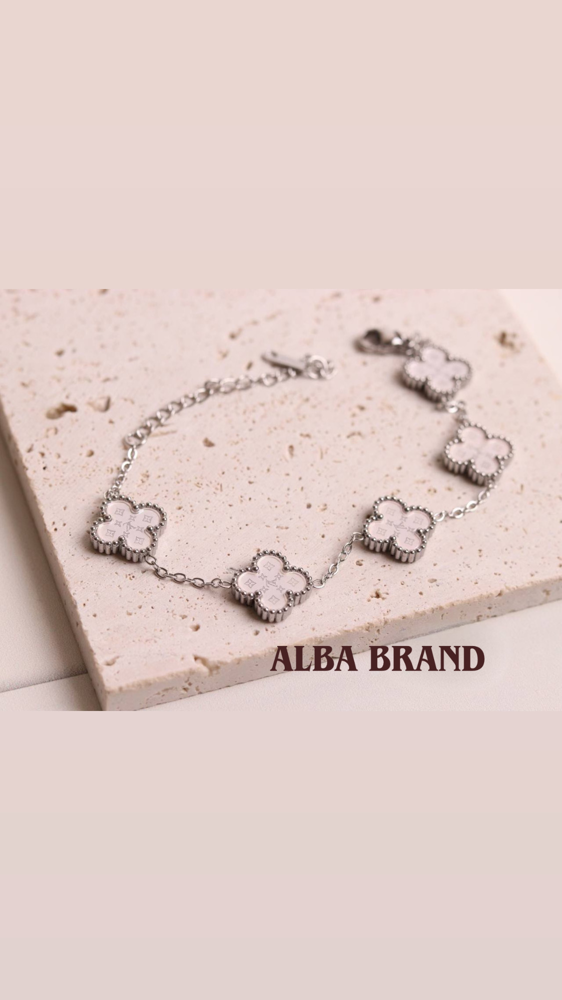 اسوارة فان كليف المزخرفة البيبي بينك